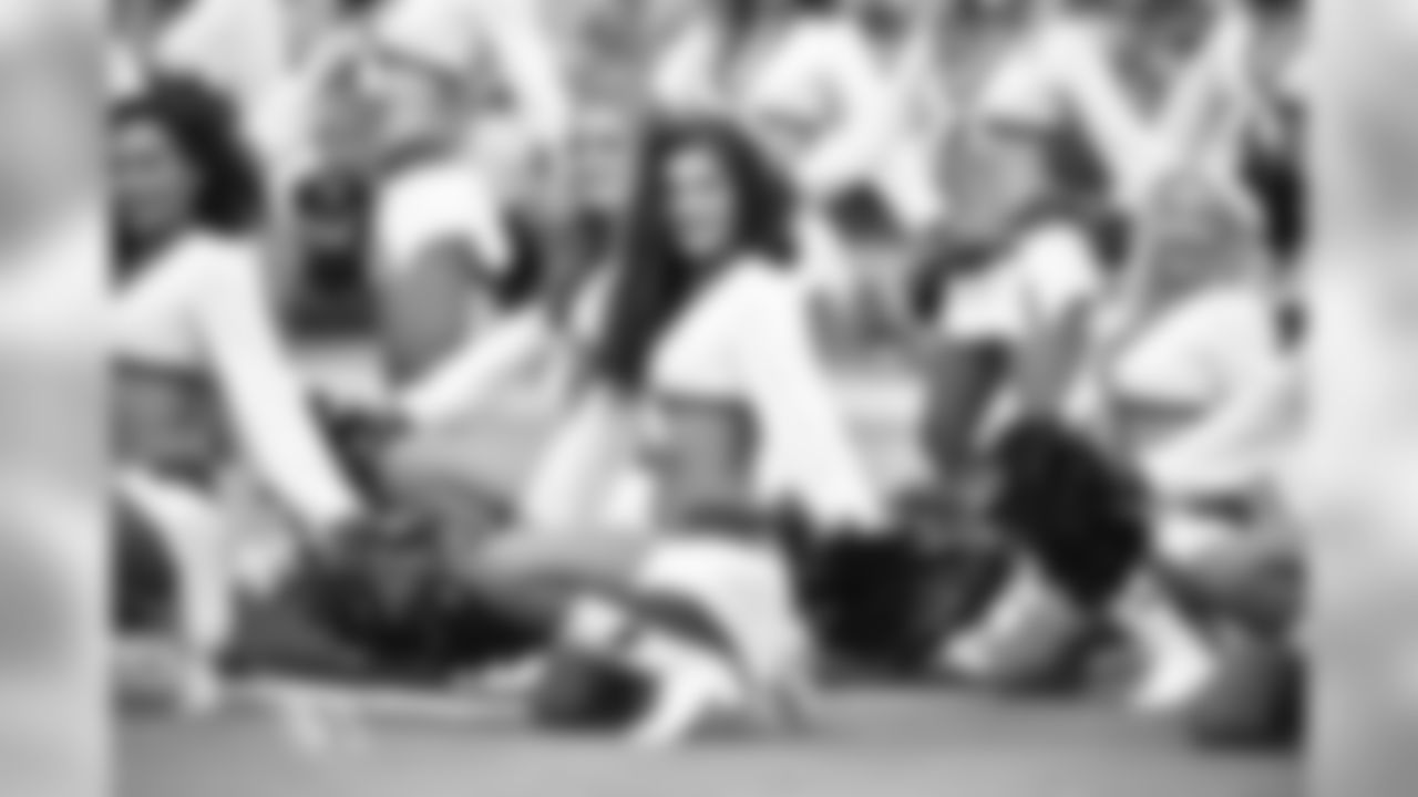 Images of the Cardinals cheerleaders during the Week 4 contest at State Farm Stadium