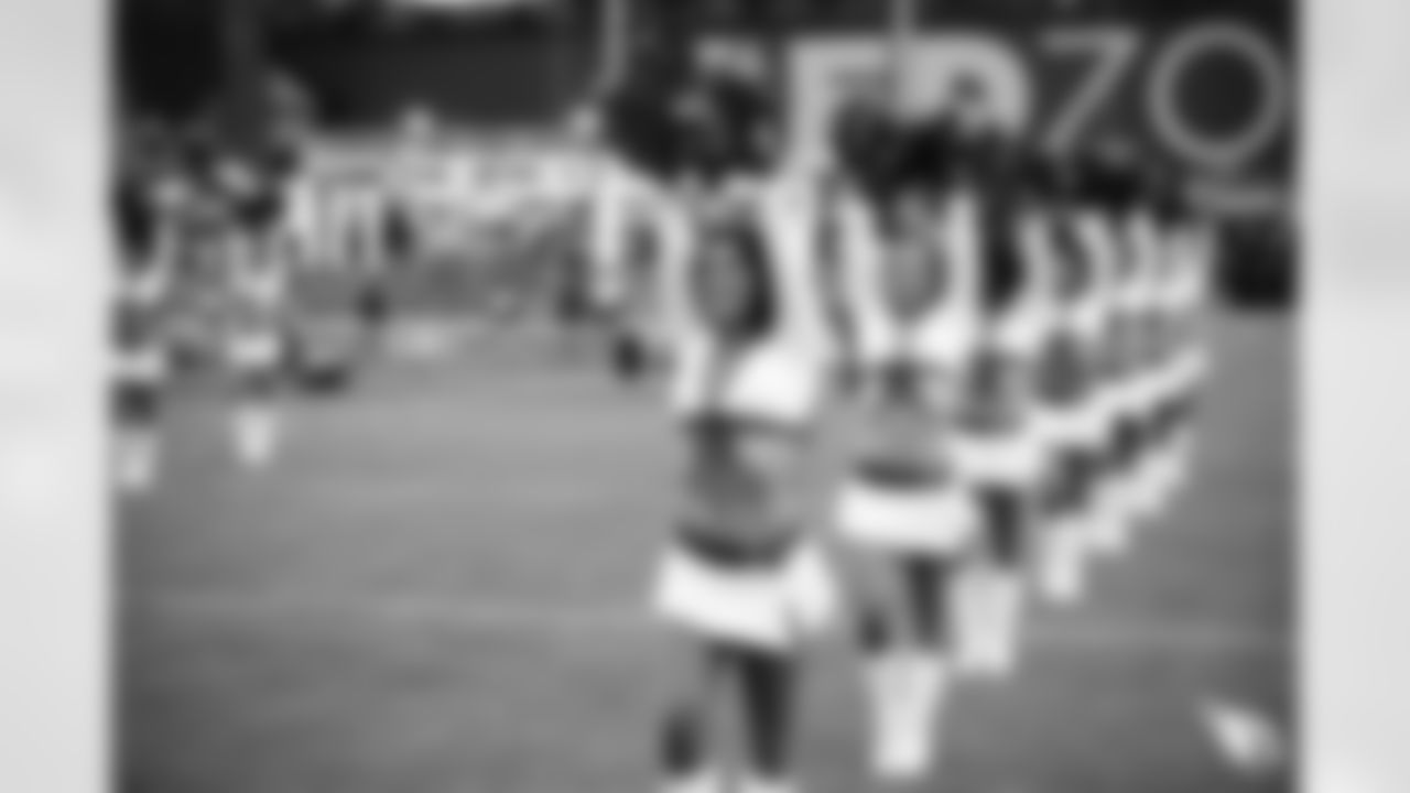 Arizona Cardinals Cheerleaders during the 2022 regular season game between the Arizona Cardinals and the Los Angeles Rams on Sunday, Sept. 25, 2022 in Glendale, AZ.