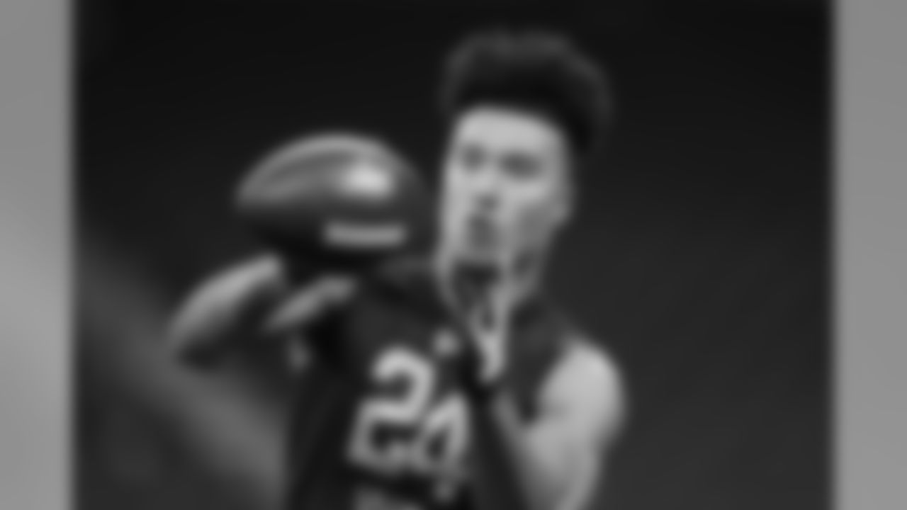 Oregon State wide receiver Isaiah Hodgins