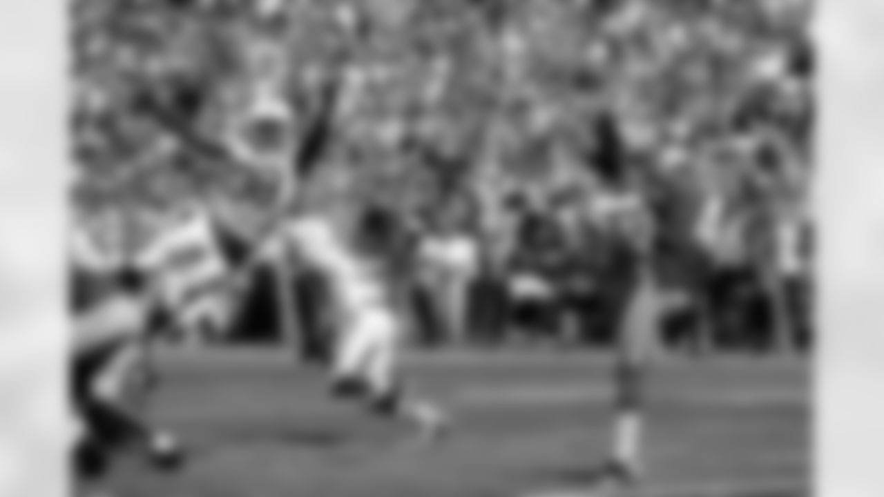 Punter Andy Lee