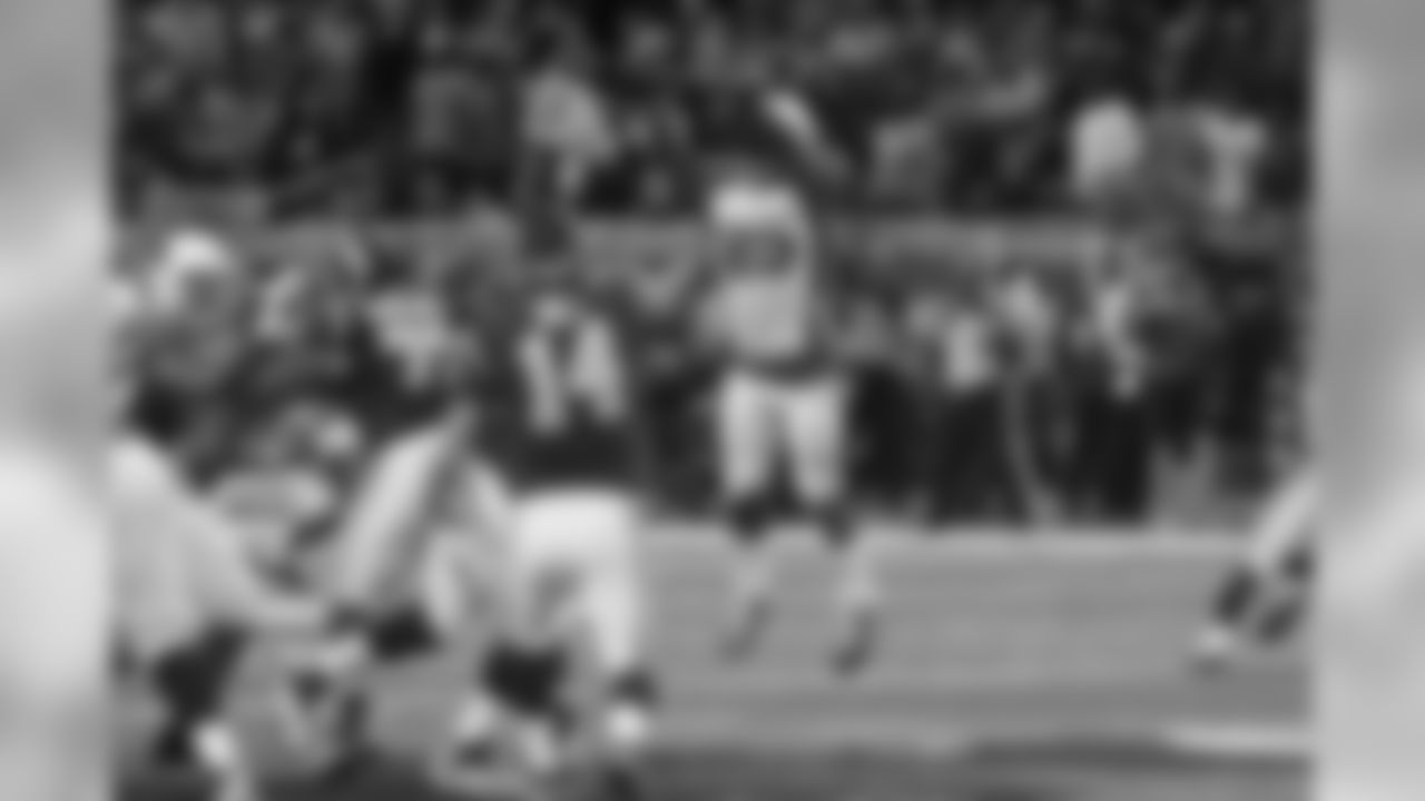 CB Jerraud Powers blocks a pass against the Rams