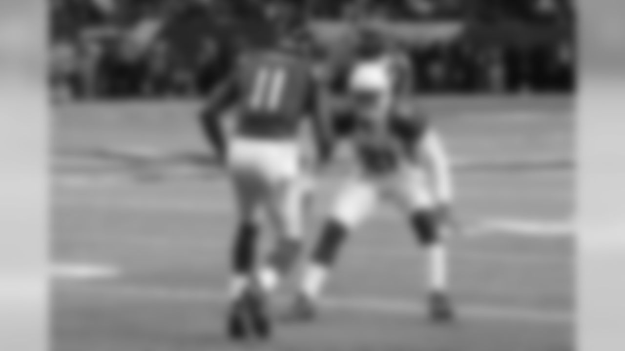 Peterson prepares to cover Julio Jones