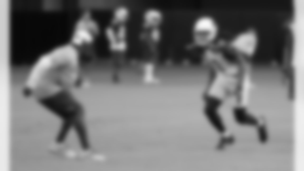 WR Larry Fitzgerald gets off the line