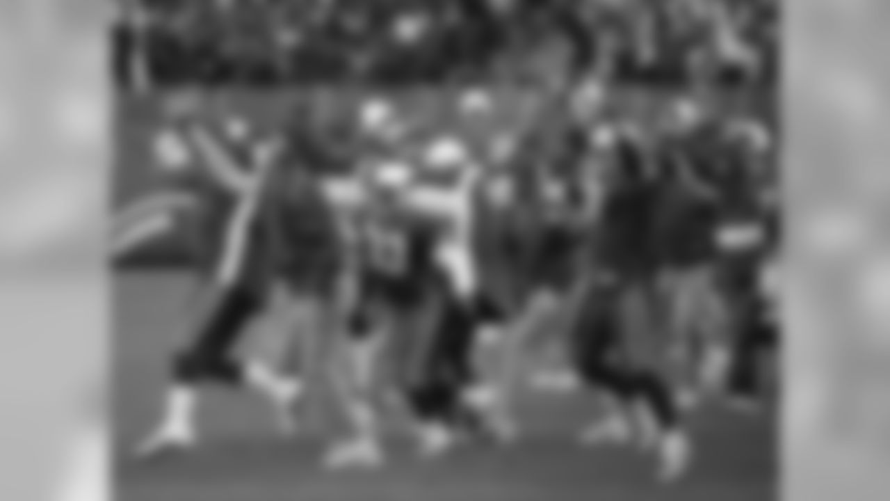 2003: The Cardinals celebrate their last-second win