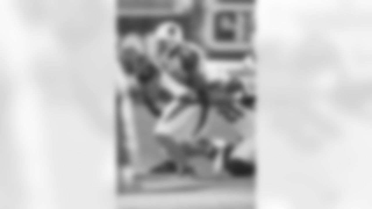 S Adrian Wilson on the tackle