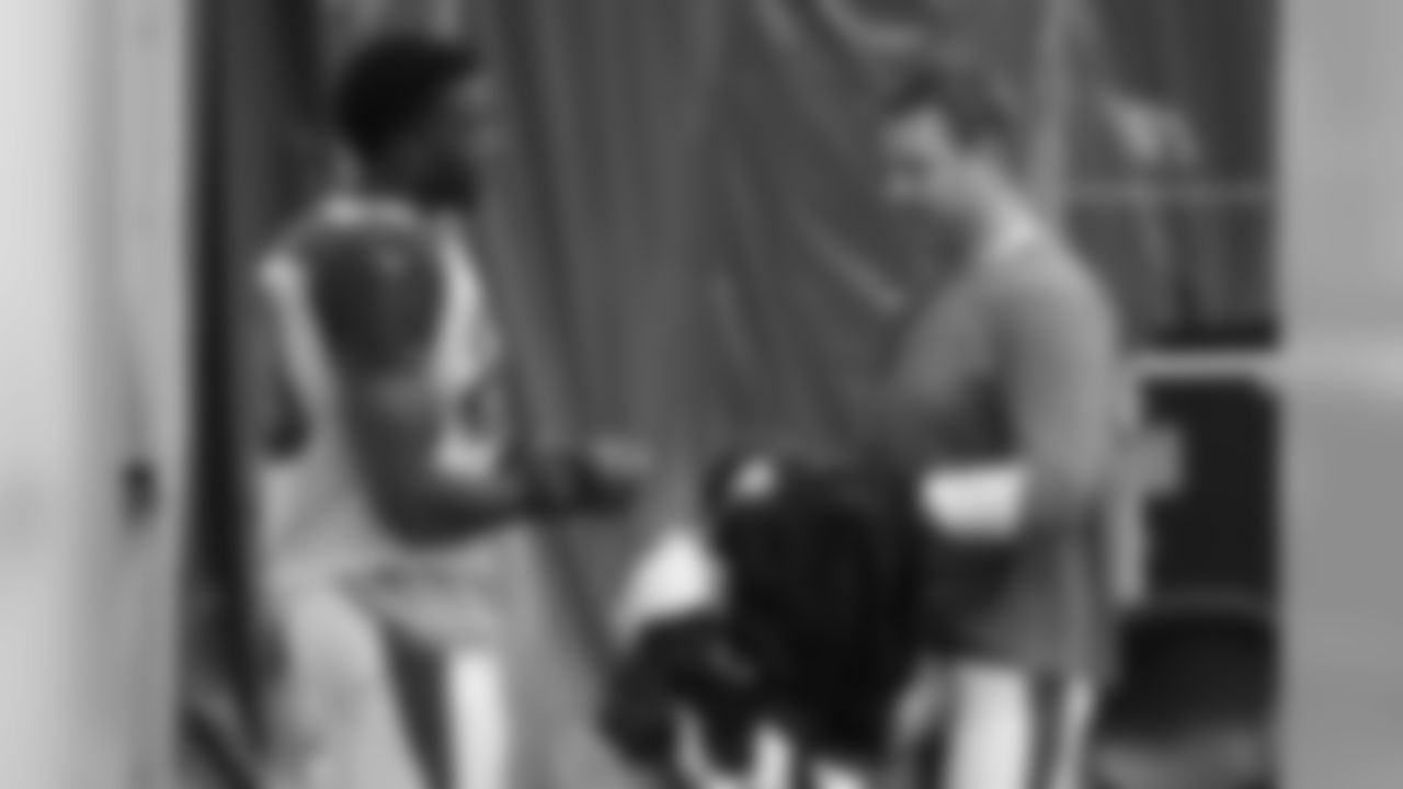 TE Ifeanyi Momah and QB Carson Palmer