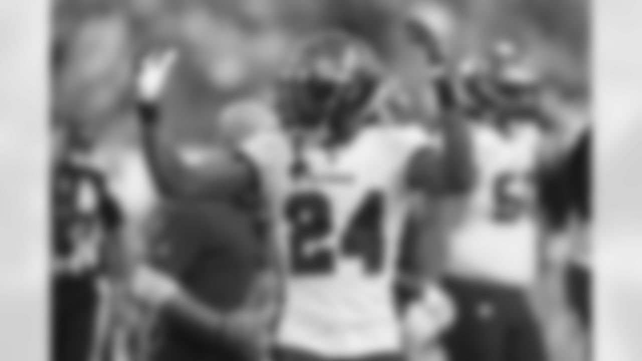 CB Carlton Davis