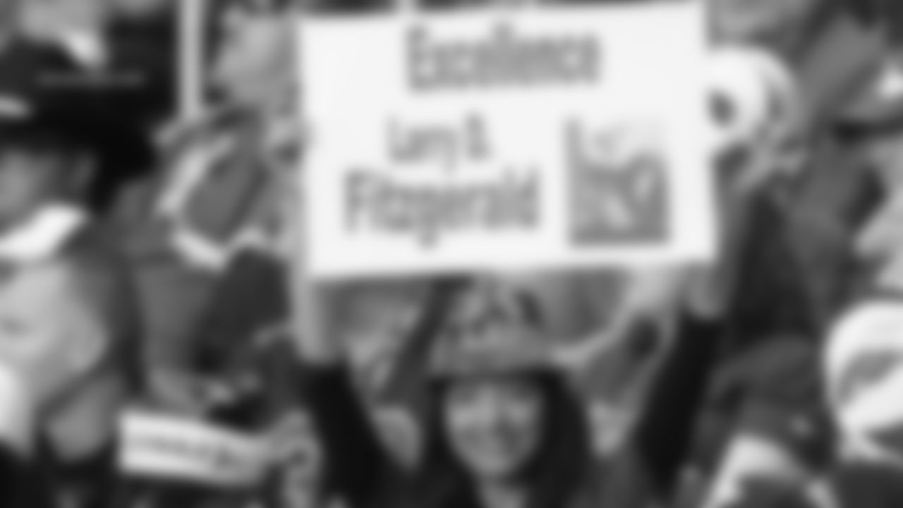 Images of Cardinals fans during the Week 16 contest at State Farm Stadium