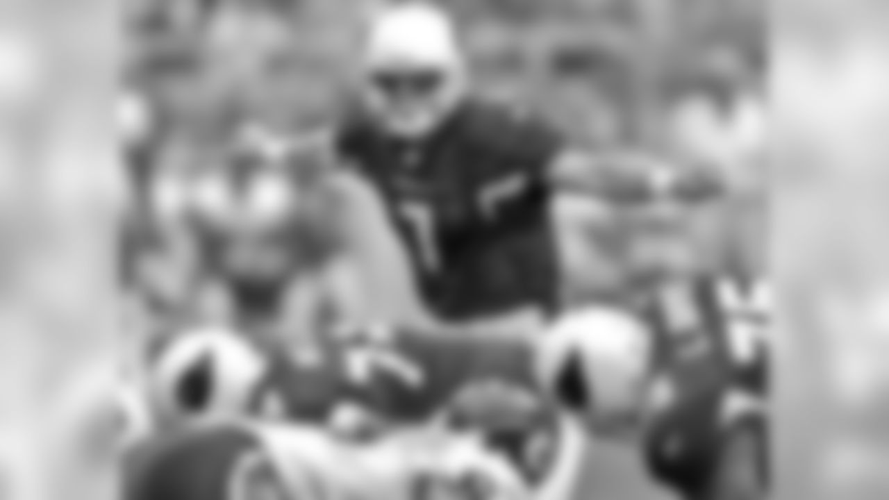 2006: QB Matt Leinart makes a call at the line of scrimmage
