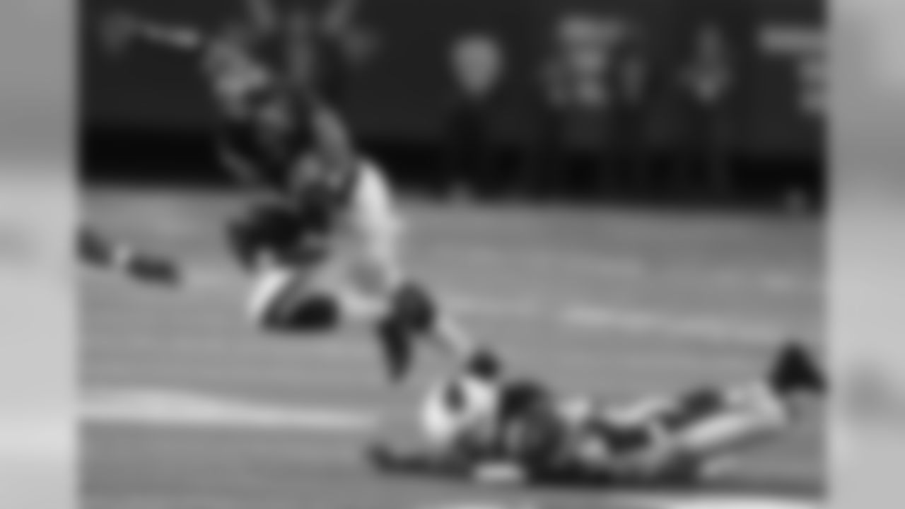 Falcons S Dwight Lowery picks off a pass