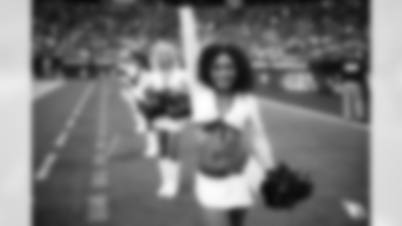 Arizona Cardinals Cheerleaders during the 2022 regular season game between the Arizona Cardinals and the Los Angeles Rams on Sunday, Sept. 25, 2022 in Glendale, AZ.
