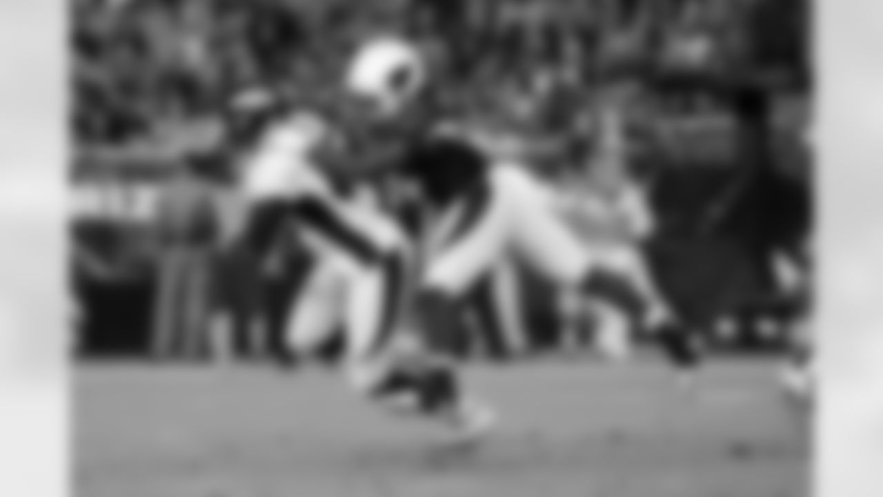 LB Quentin Groves