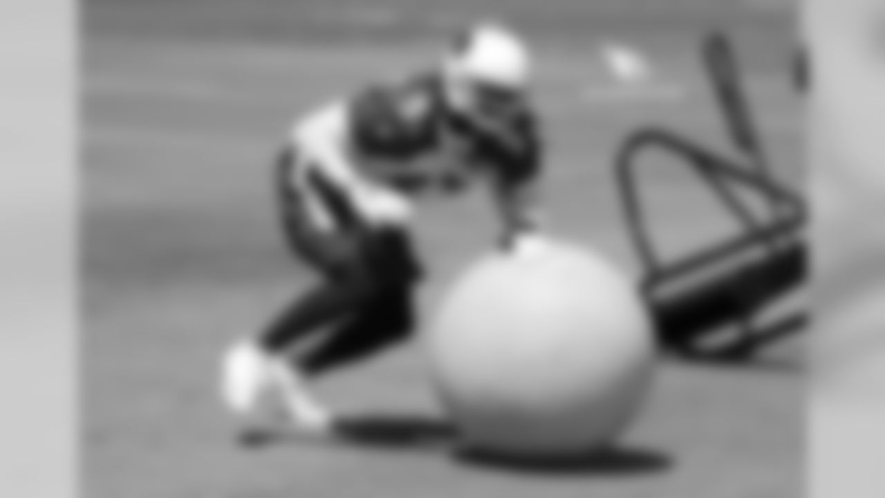 LB Josh Bynes