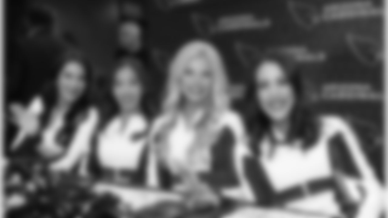 Arizona Cardinals Cheerleaders during the Cardinals' trip to Mexico City for their 2022 Week 11 game against the San Francisco 49ers.