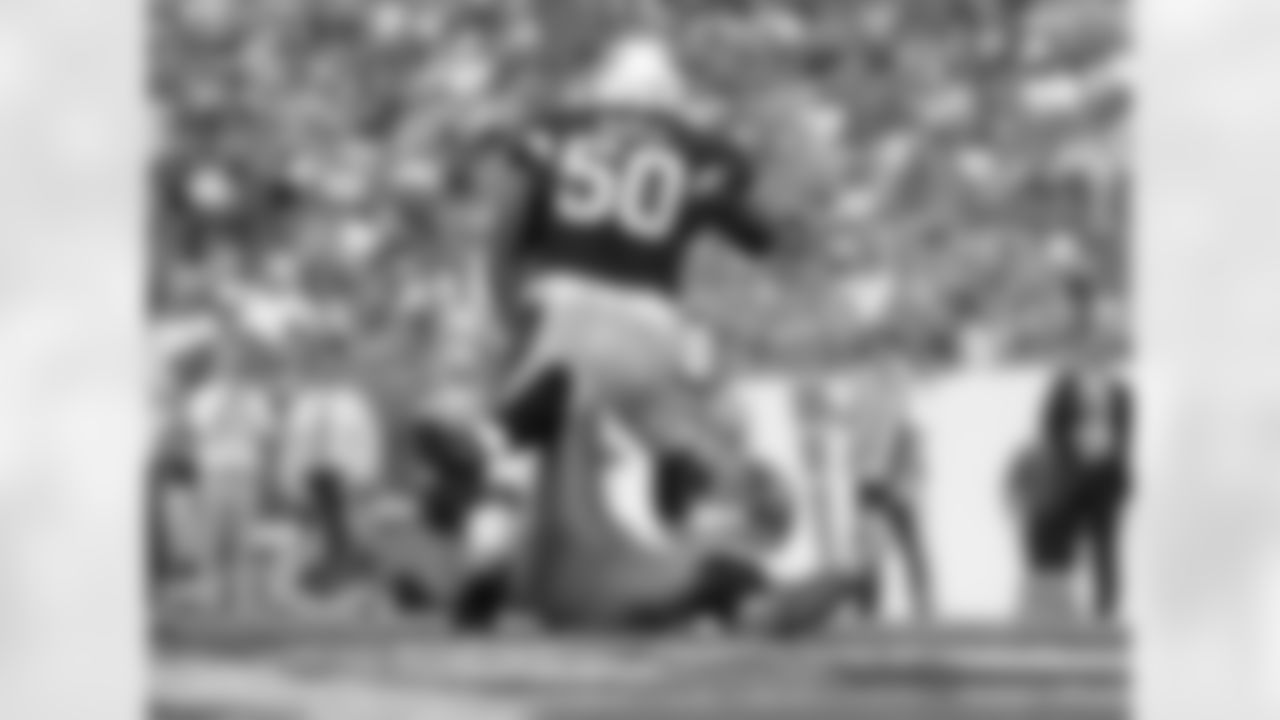 LB Dontay Moch: One sack