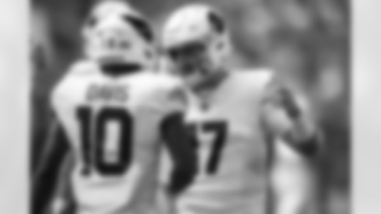 Arizona Cardinals quarterback David Blough (17) and Arizona Cardinals wide receiver Davion Davis (10) during the 2023 preseason game between the Arizona Cardinals and the Minnesota Vikings on Saturday, Aug 26, 2023 in Minneapolis, MN.