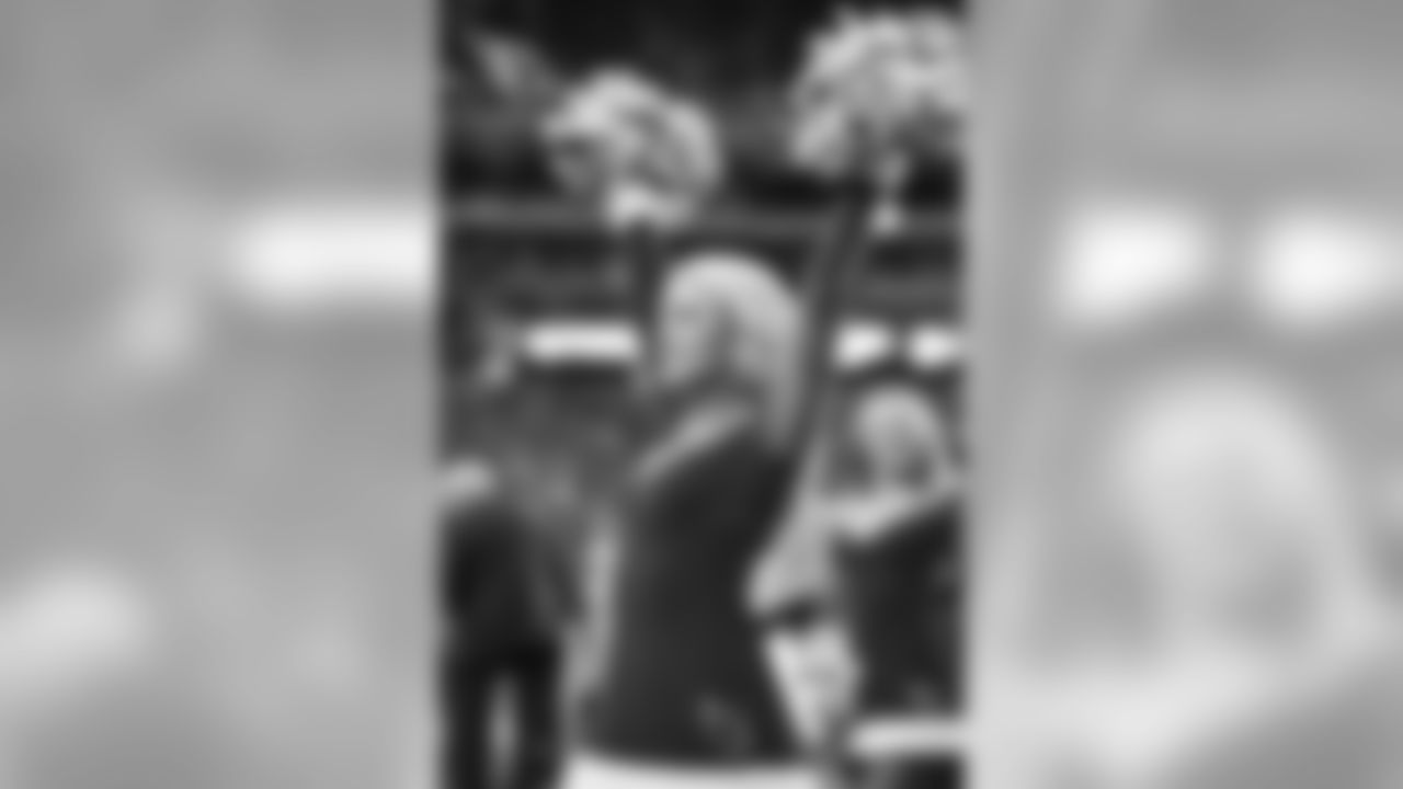 Images of the Cardinals cheerleaders during the Week 15 contest at State Farm Stadium
