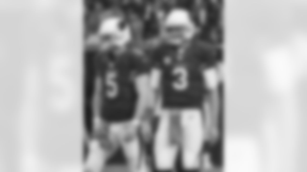 QB Drew Stanton (left) with QB Carson Palmer in warmups