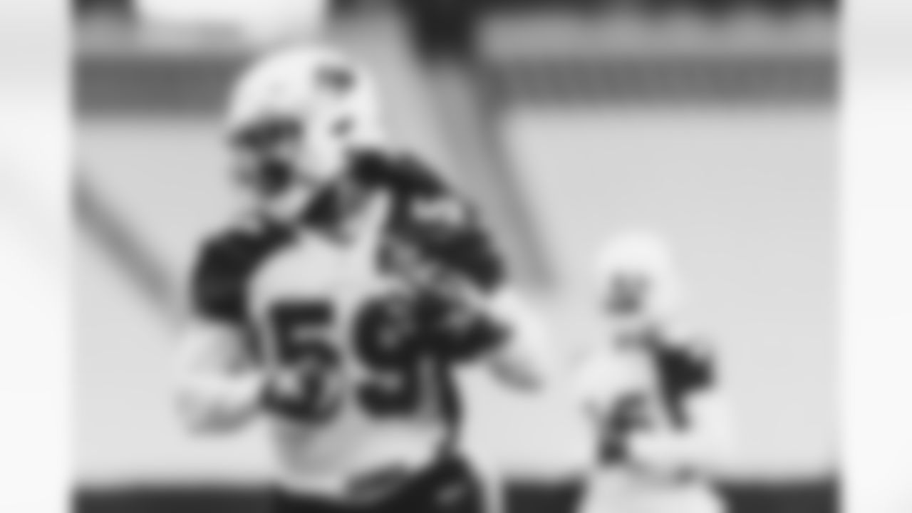 LB De'Vondre Campbell