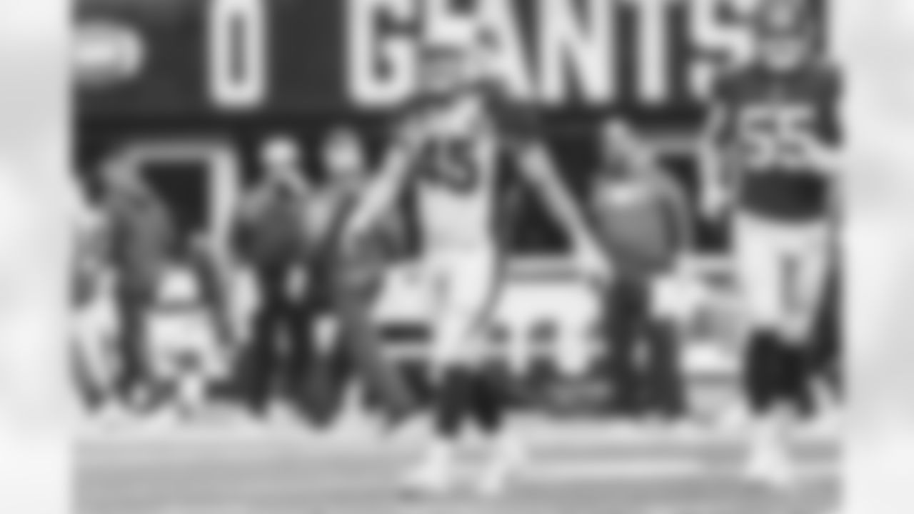 Cardinals vs. Giants Player Gallery 201213-158