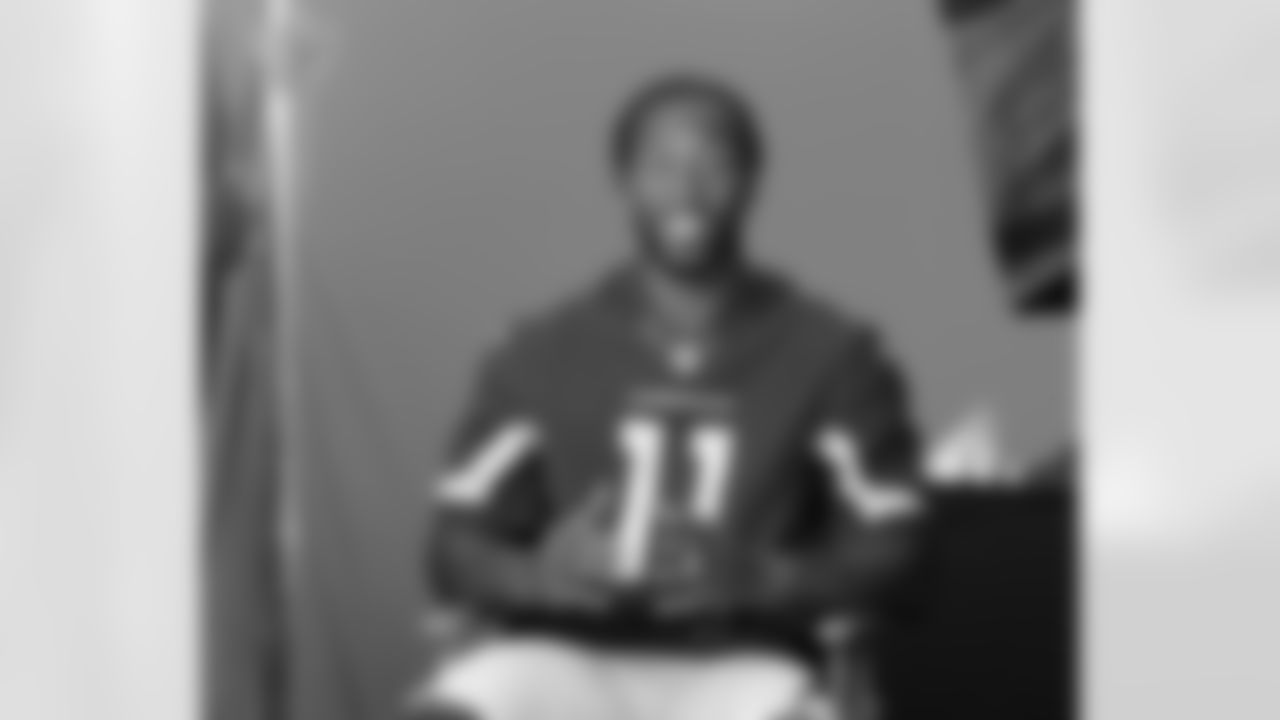 WR Larry Fitzgerald keeps talking