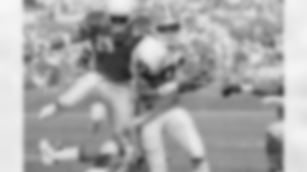 1994 - S Lorenzo Lynch trying for the tackle