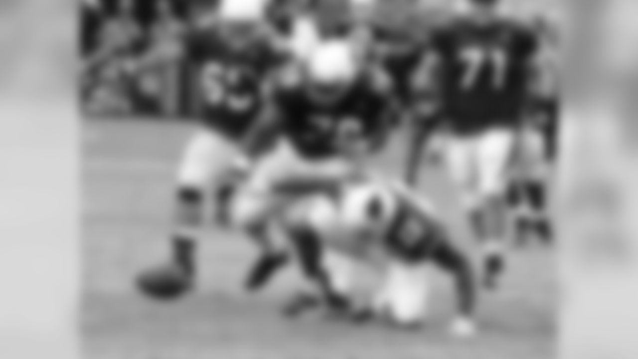 G Earl Watford (78) and S Harold Jones-Quartey chase after the loose ball