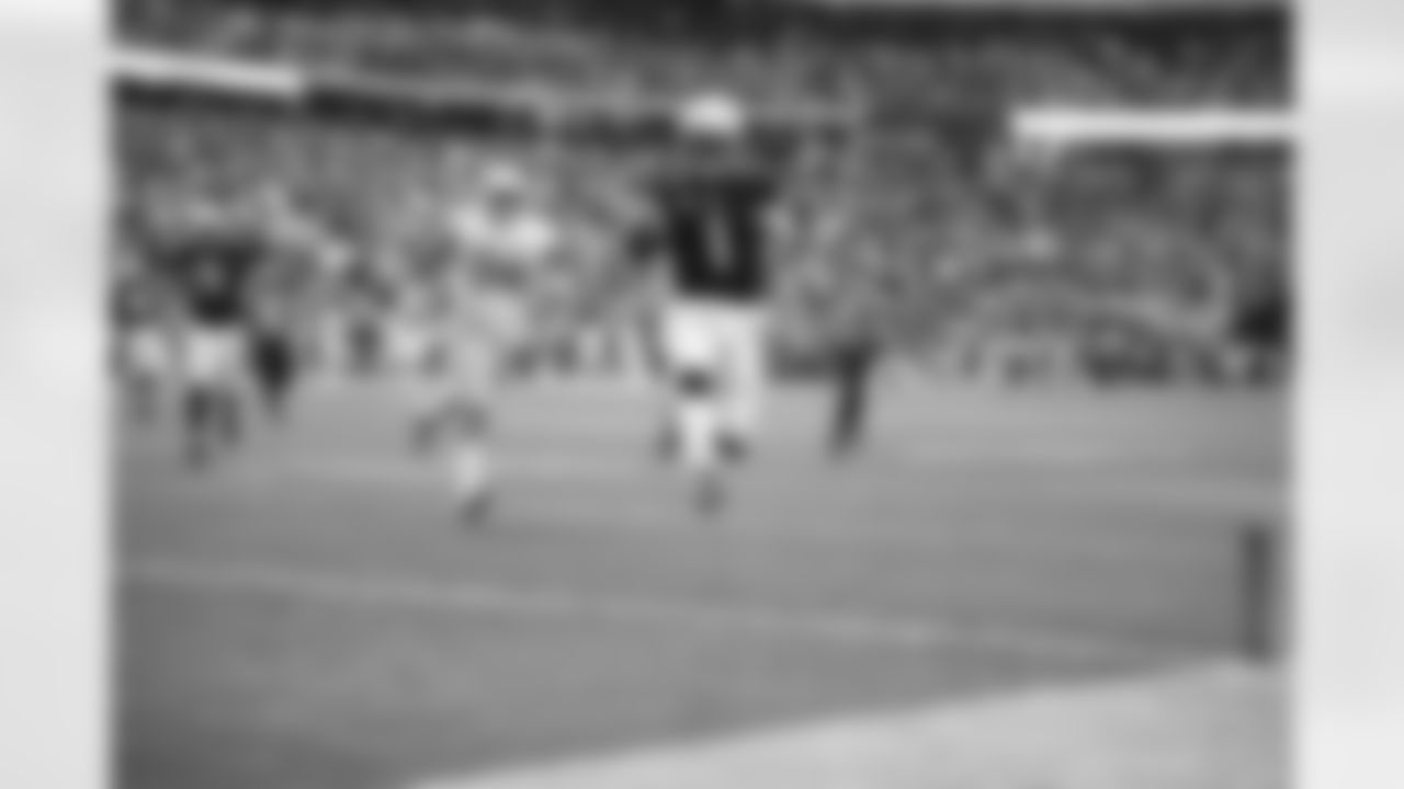 Arizona Cardinals quarterback Kyler Murray (1) during the 2022 regular season game between the Arizona Cardinals and the Los Angeles Chargers on Sunday, Nov. 27, 2022 in Glendale, AZ.