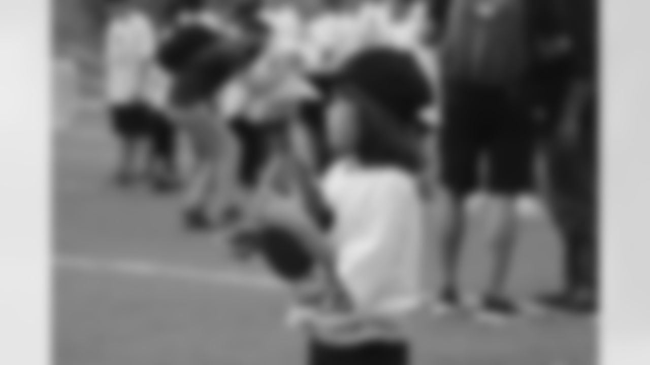 Los Cardenales organizaron un campamento de fútbol americano para jóvenes en Nogales, Sonora, Mx.