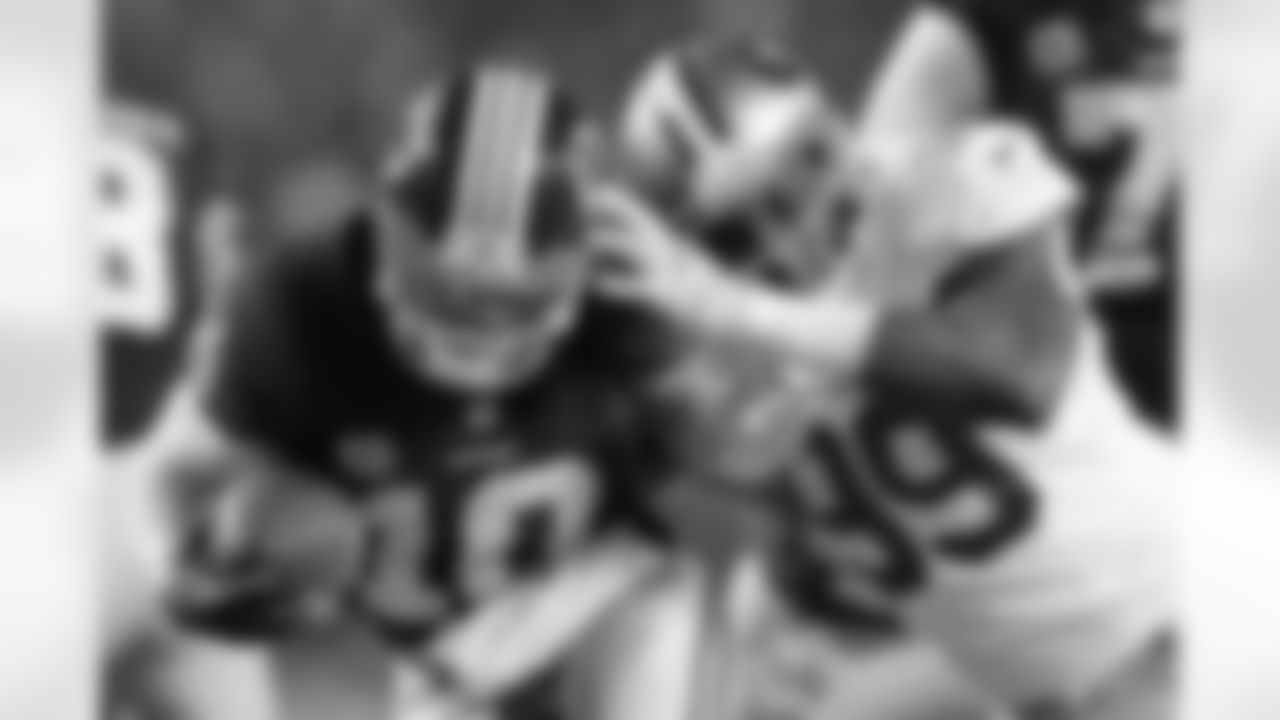 Linebacker Aldon Smith