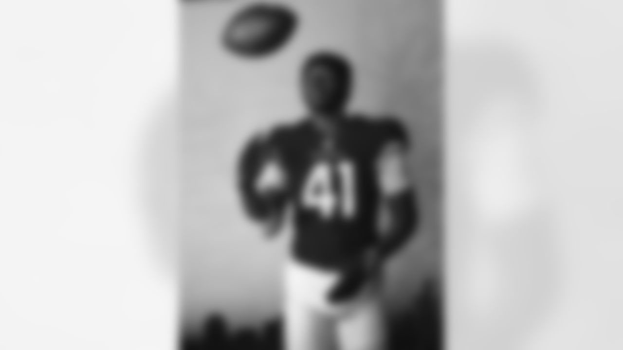 Arizona Cardinals linebacker Myjai Sanders (41) poses for a photo during Cardinals Media Day on Monday, June 13, 2022 in Tempe, AZ.
