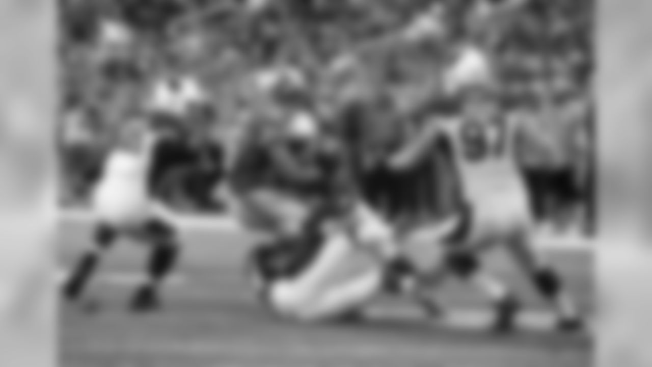 S Tony Jefferson makes a tackle