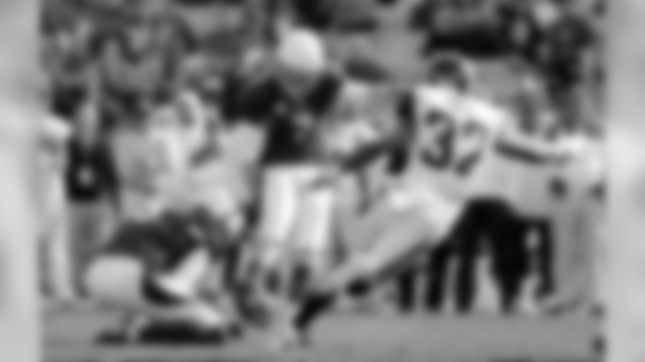 K Chandler Catanzaro converts a field goal