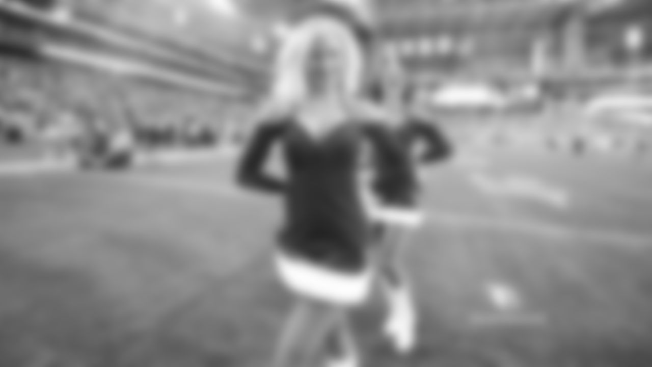 Images of the Cardinals cheerleaders during the Week 16 matchup at State Farm Stadium