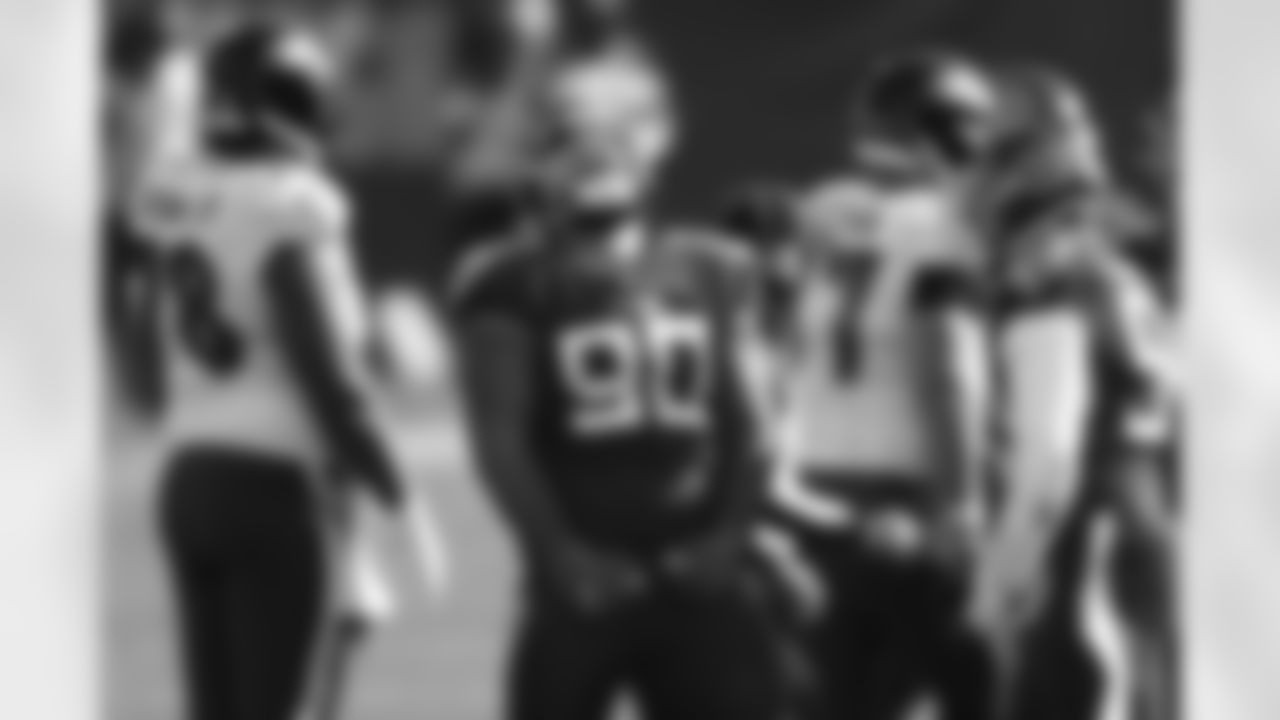 DL DaQuan Jones
