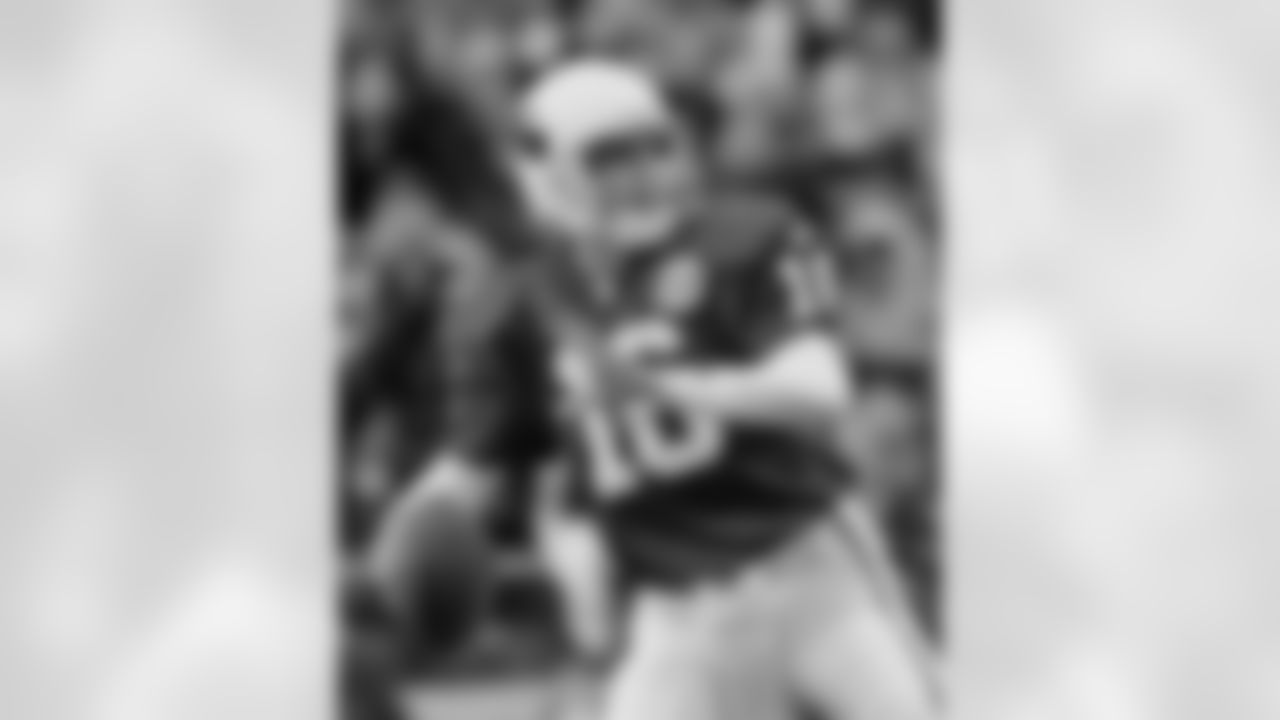 QB Jake Plummer made his name at Arizona State and continued impressing local fans with the Cardinals