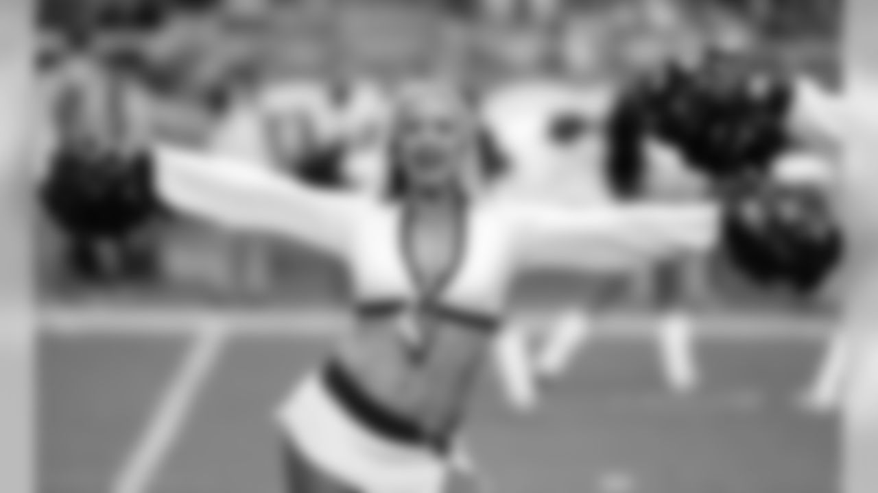 Cardinals cheerleaders perform
