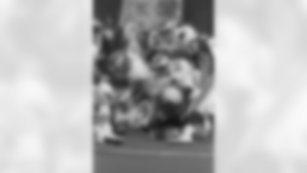 1988: Reggie White recovers a fumble.