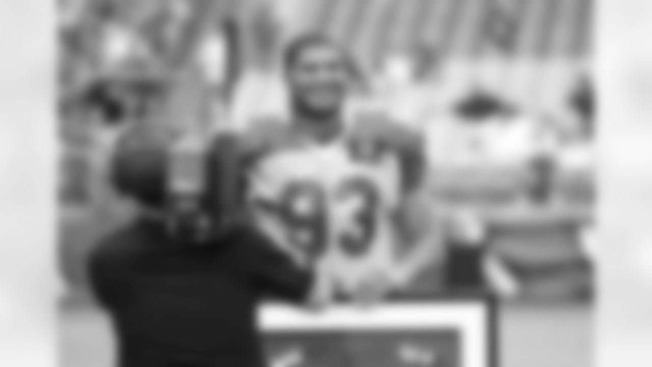 DT Calais Campbell gets his Pro Bowl jersey