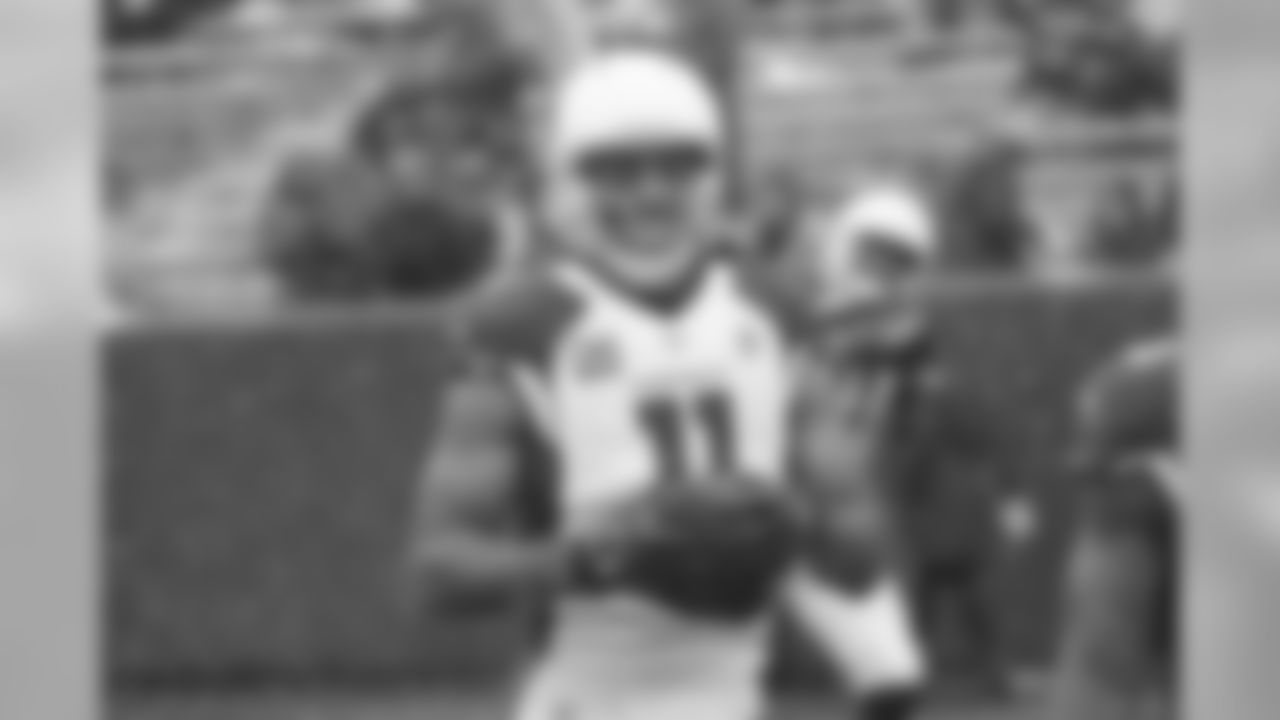 Snow falls on WR Larry Fitzgerald