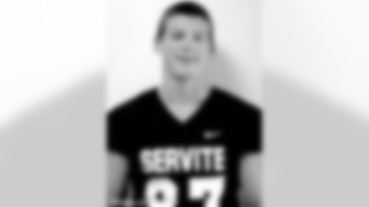 TE Troy Niklas