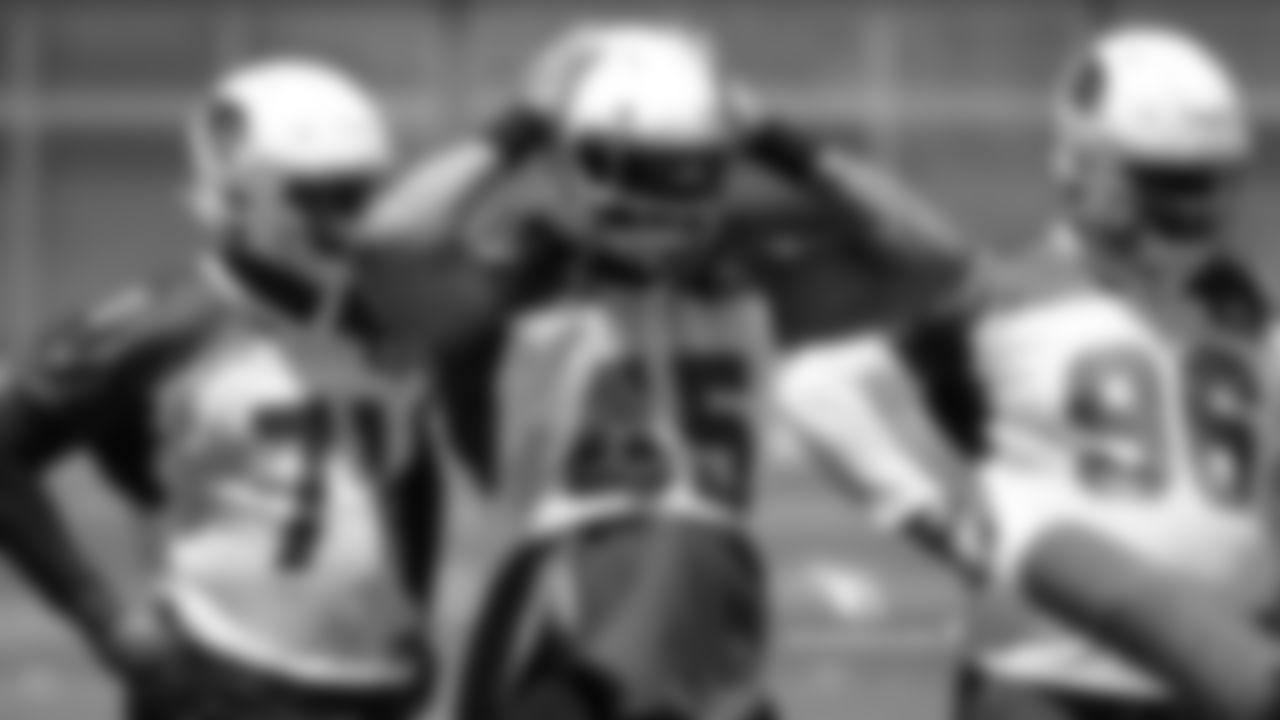OLB Pete Robertson