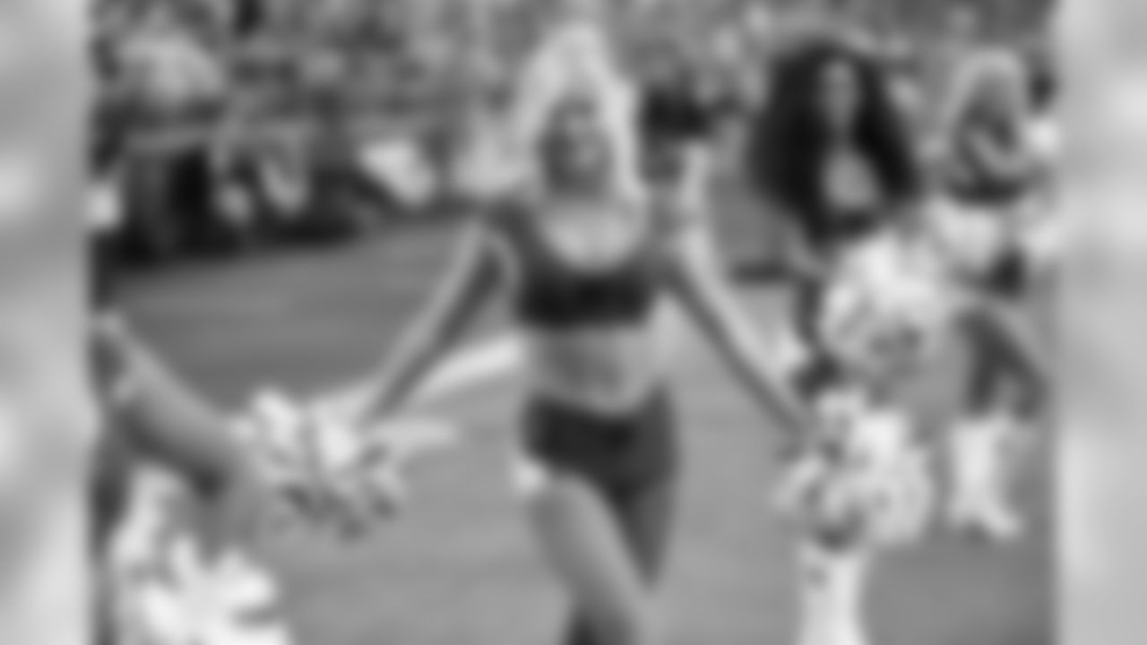 Images of the Cardinals cheerleaders during the Week 4 contest at State Farm Stadium