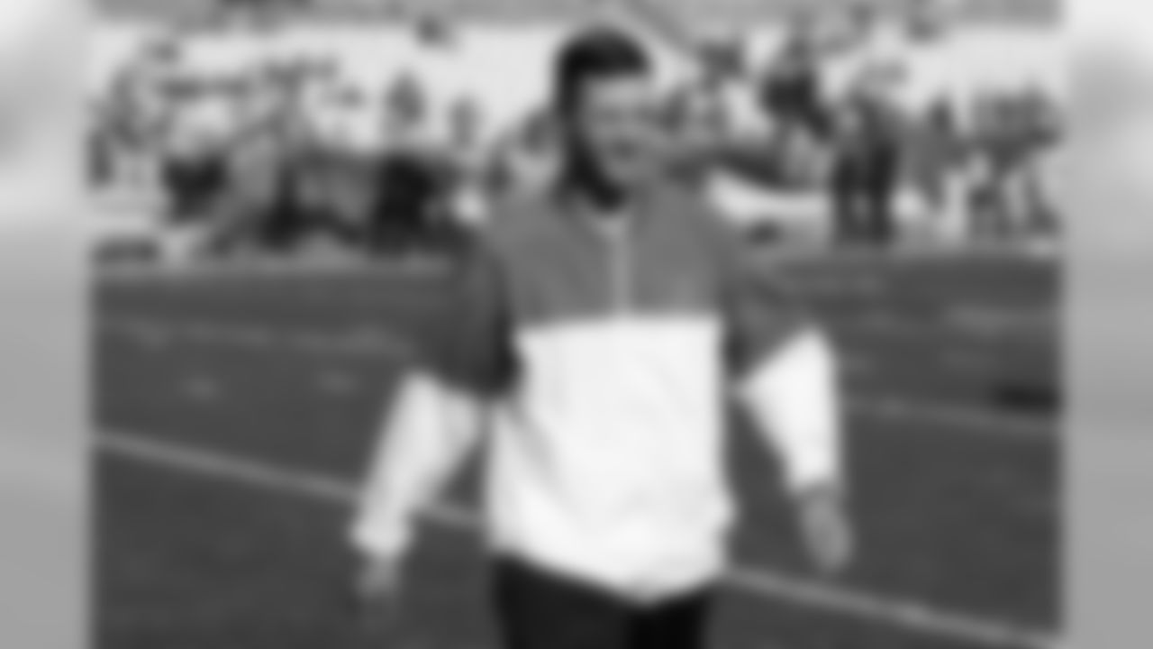 Wide receivers coach Kevin Garver