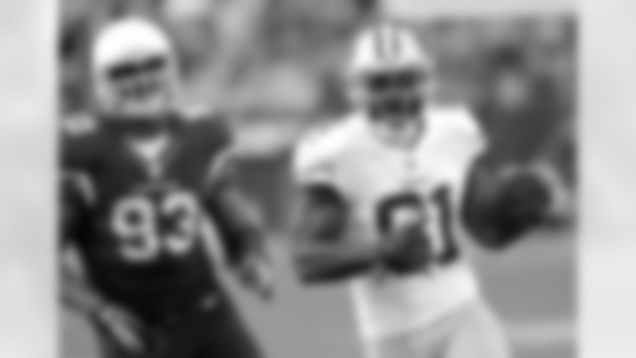 Anquan Boldin carries the ball on an end-around.
