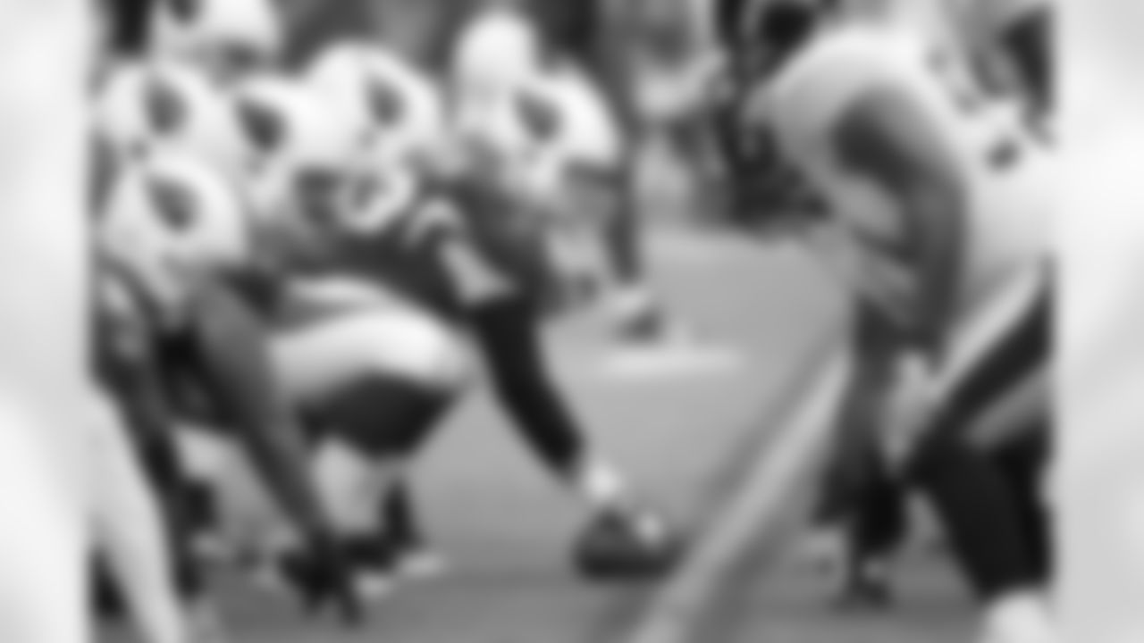 Lyle Sendlein leads the o-line