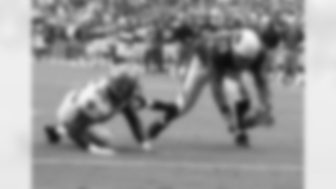 Levi Brown scoops a fumble in 2010