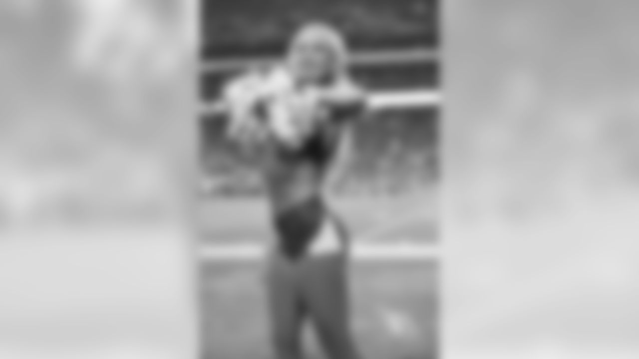Images of Cardinals cheerleader Davis during the 2019 season
