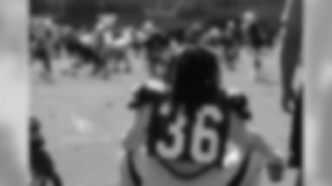 S D.J. Swearinger watches
