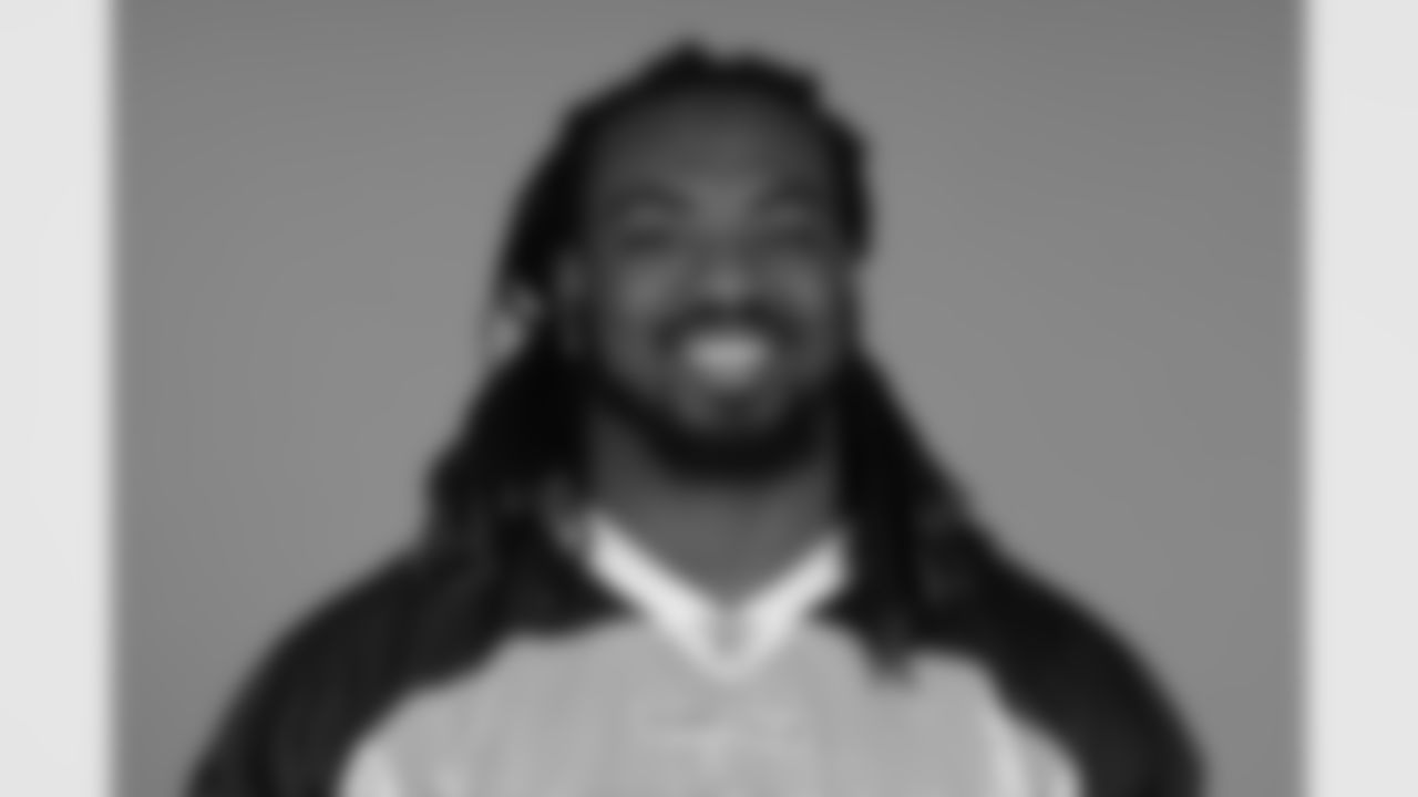 LB Lamar Louis